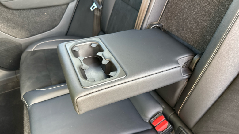 Volvo Xc40 2.0 B4P R DESIGN 5dr Auto Petrol Estate